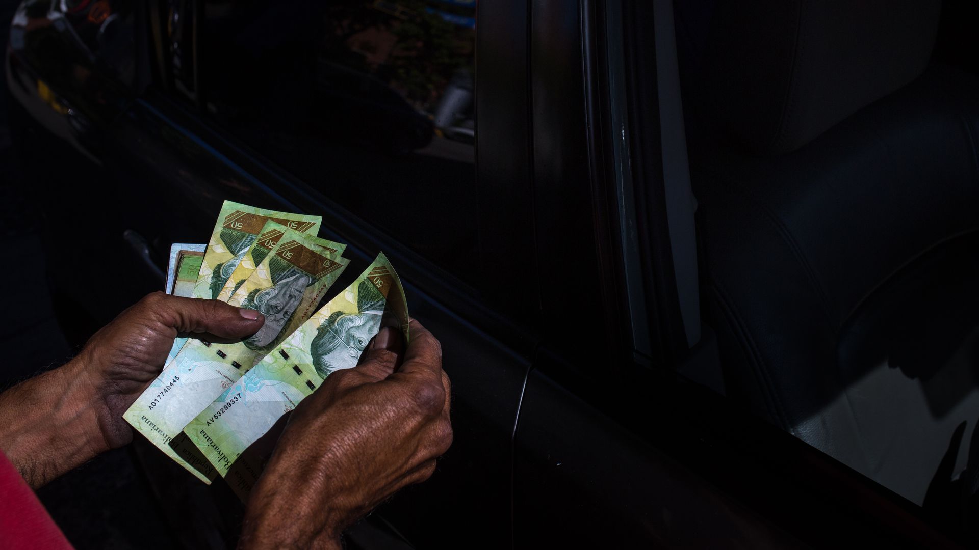 Nano криптовалюта спасает венесуэльцев от бедности в условиях гиперинфляции